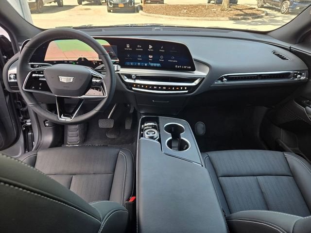 2025 Cadillac LYRIQ Luxury 1