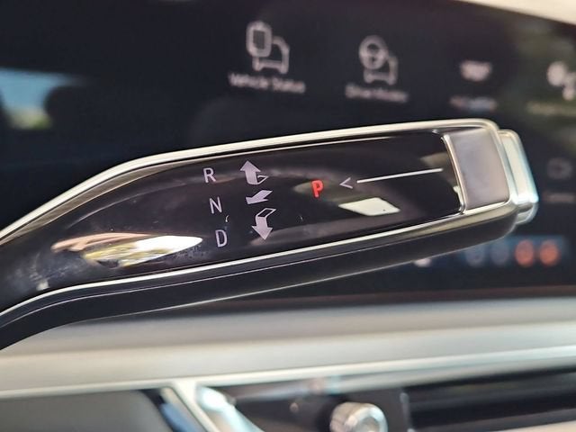 2025 Cadillac LYRIQ Sport 3