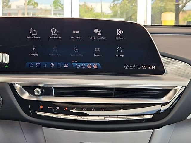 2025 Cadillac LYRIQ Sport 3