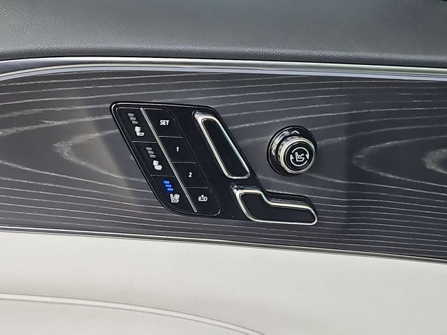 2025 Cadillac LYRIQ Sport 3