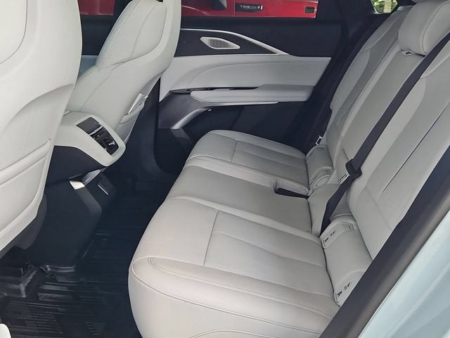 2025 Cadillac LYRIQ Sport 3