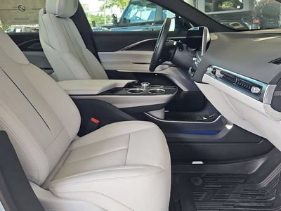 2025 Cadillac LYRIQ Sport 3
