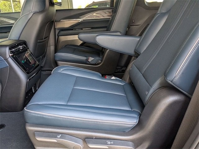 2025 Cadillac ESCALADE IQ Luxury 2