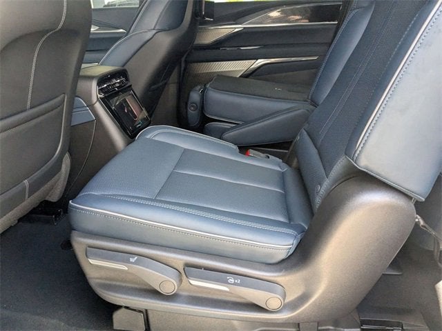 2025 Cadillac ESCALADE IQ Luxury 2