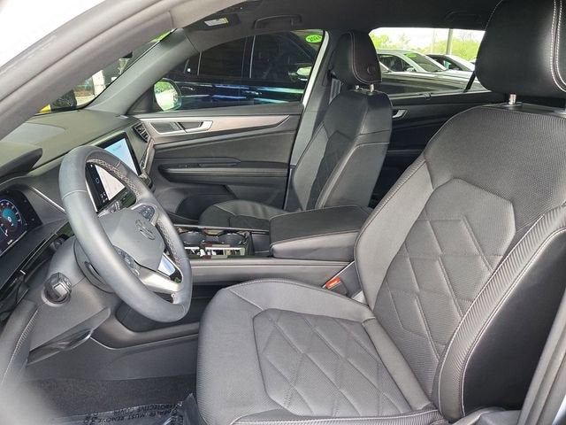 2024 Volkswagen Atlas Cross Sport 2.0T SE w/Technology