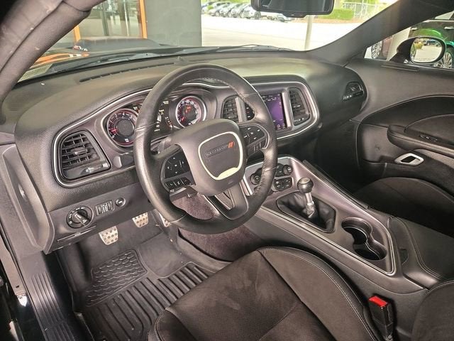 2017 Dodge Challenger 392 Hemi Scat Pack Shaker