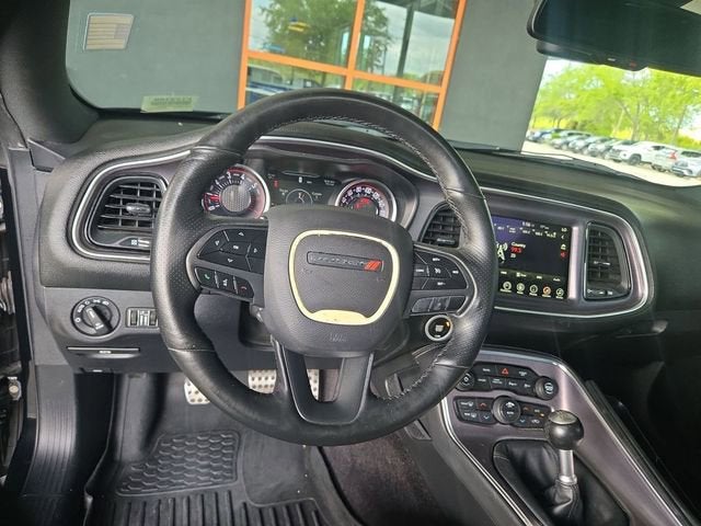 2017 Dodge Challenger 392 Hemi Scat Pack Shaker