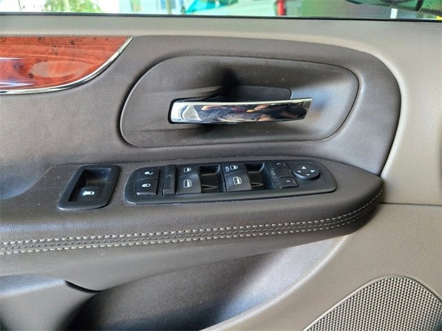 2013 Chrysler Town & Country Touring-L