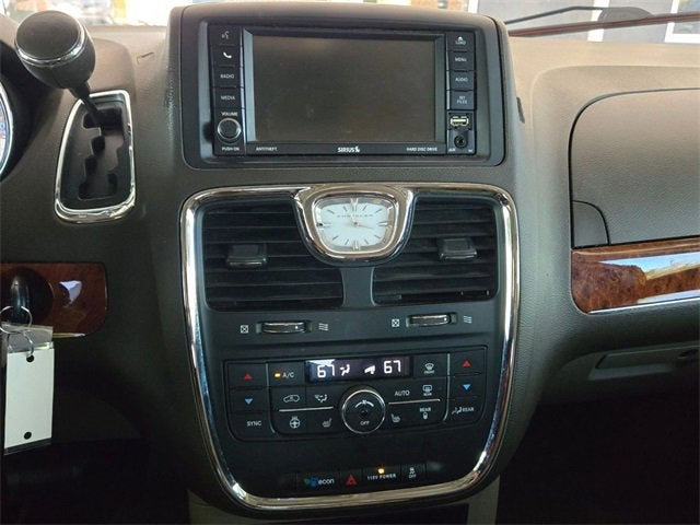 2013 Chrysler Town & Country Touring-L