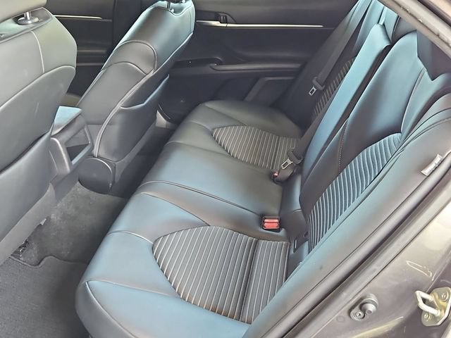 2020 Toyota Camry Hybrid SE