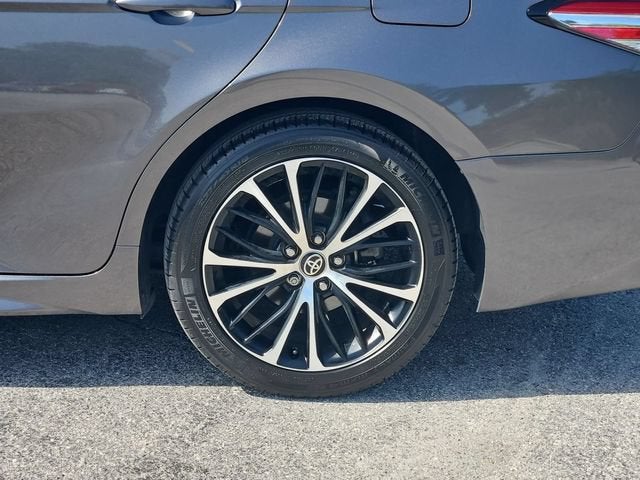 2020 Toyota Camry Hybrid SE