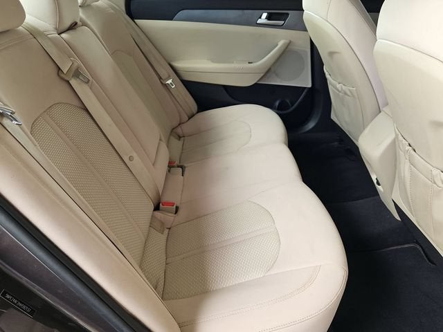 2017 Hyundai Sonata Base - Photo 25