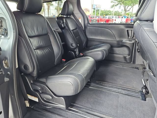 2017 Toyota Sienna SE - Photo 28
