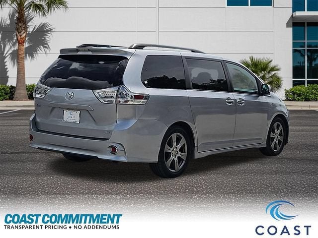 2017 Toyota Sienna SE - Photo 6