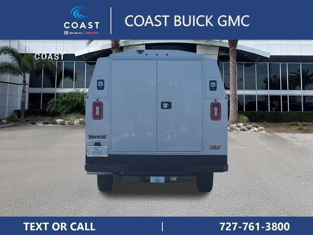 2025 GMC Savana Cutaway 3500 1WT