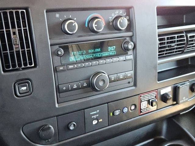 2025 GMC Savana Cutaway 3500 1WT