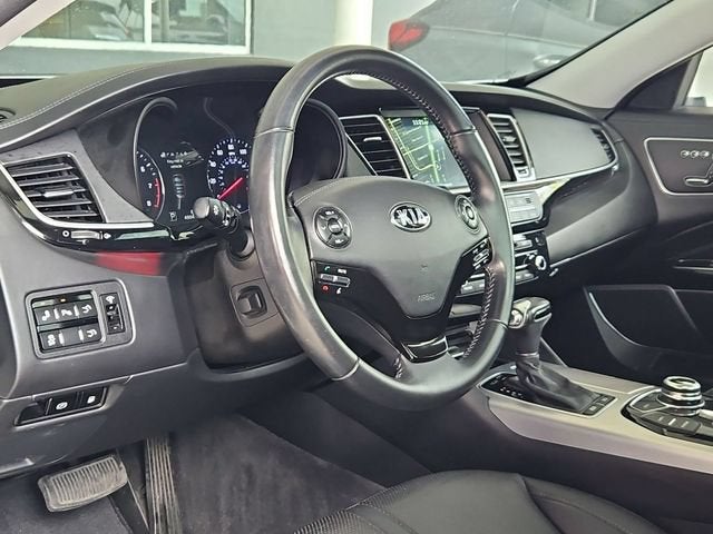 2017 Kia K900 Premium