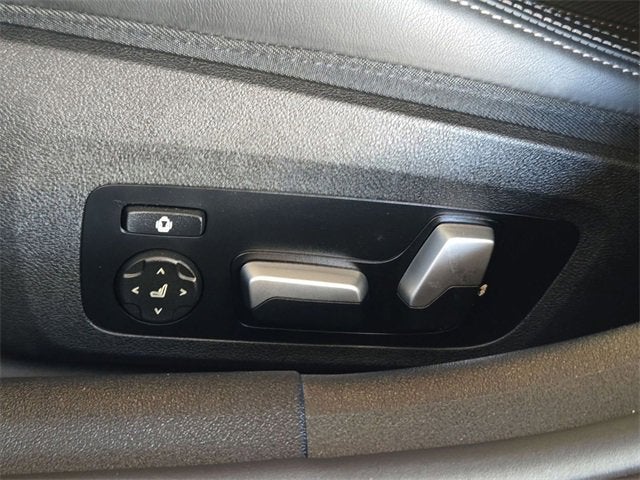 2025 BMW 8 Series 840i