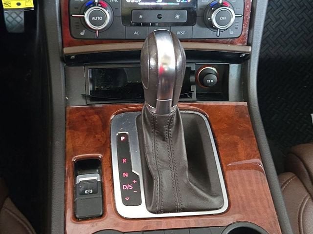 2013 Volkswagen Touareg Sport