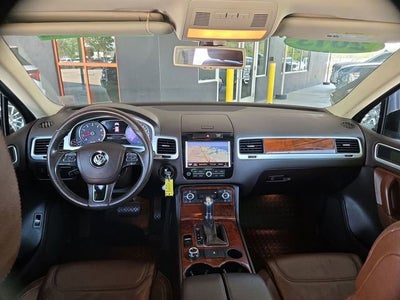 2013 Volkswagen Touareg Sport