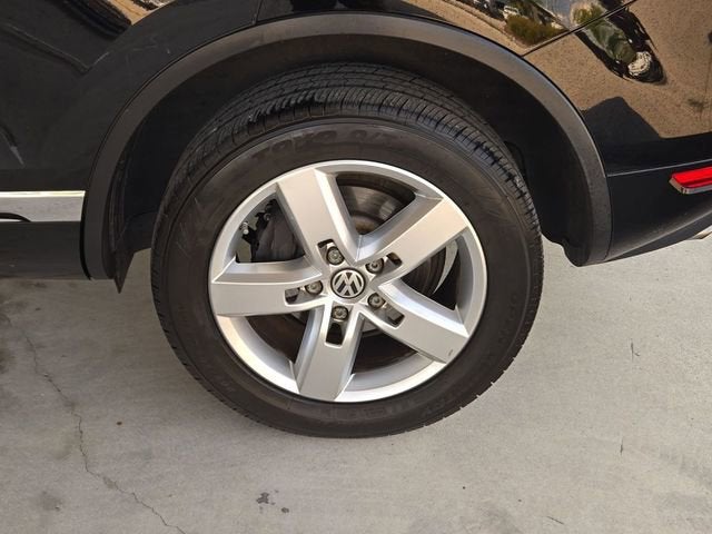 2013 Volkswagen Touareg Sport