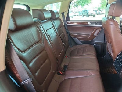 2013 Volkswagen Touareg Sport