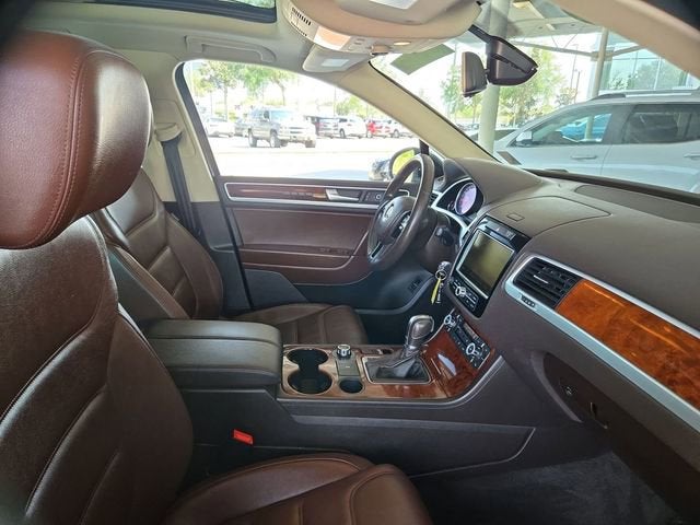 2013 Volkswagen Touareg Sport