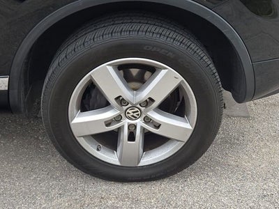 2013 Volkswagen Touareg Sport