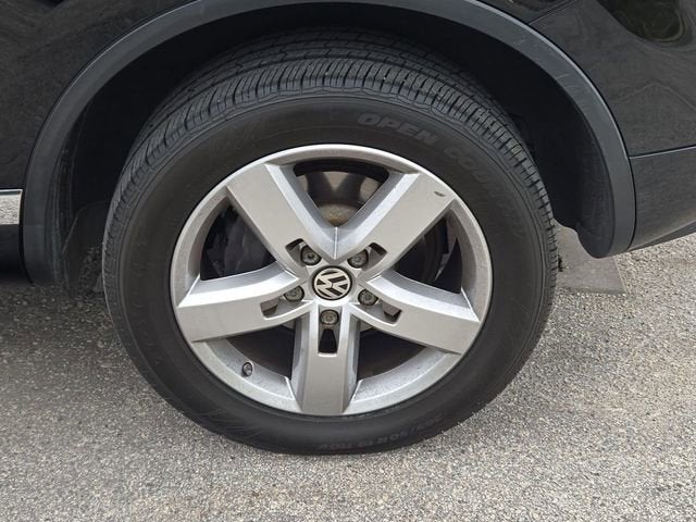 2013 Volkswagen Touareg Sport