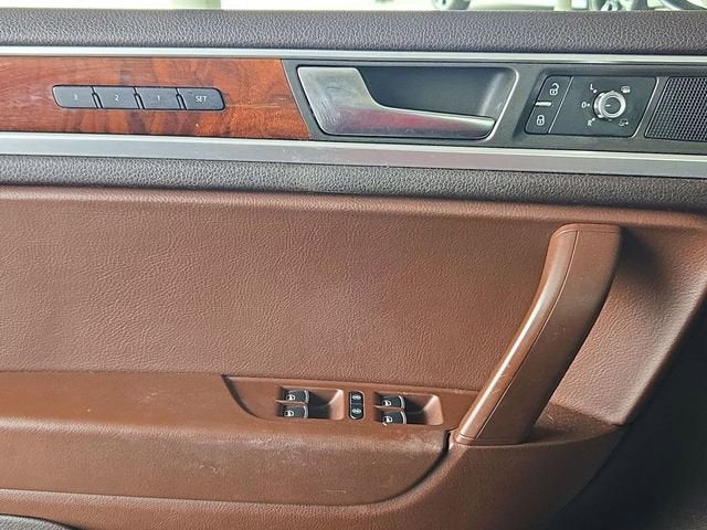 2013 Volkswagen Touareg Sport