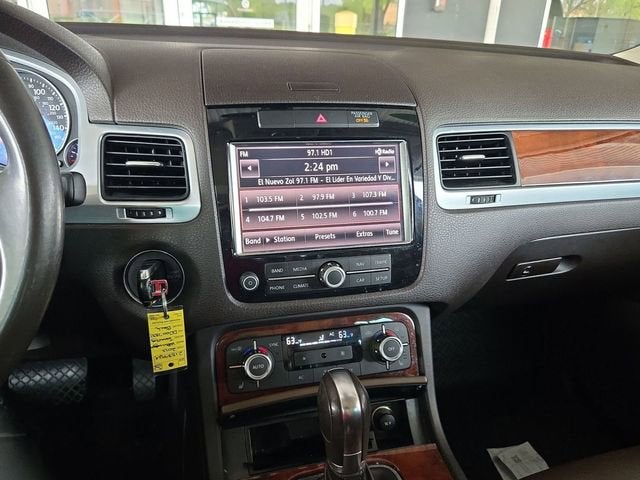 2013 Volkswagen Touareg Sport